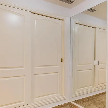 Apartment Adb4 -city Center San Pedro By Roomservices *